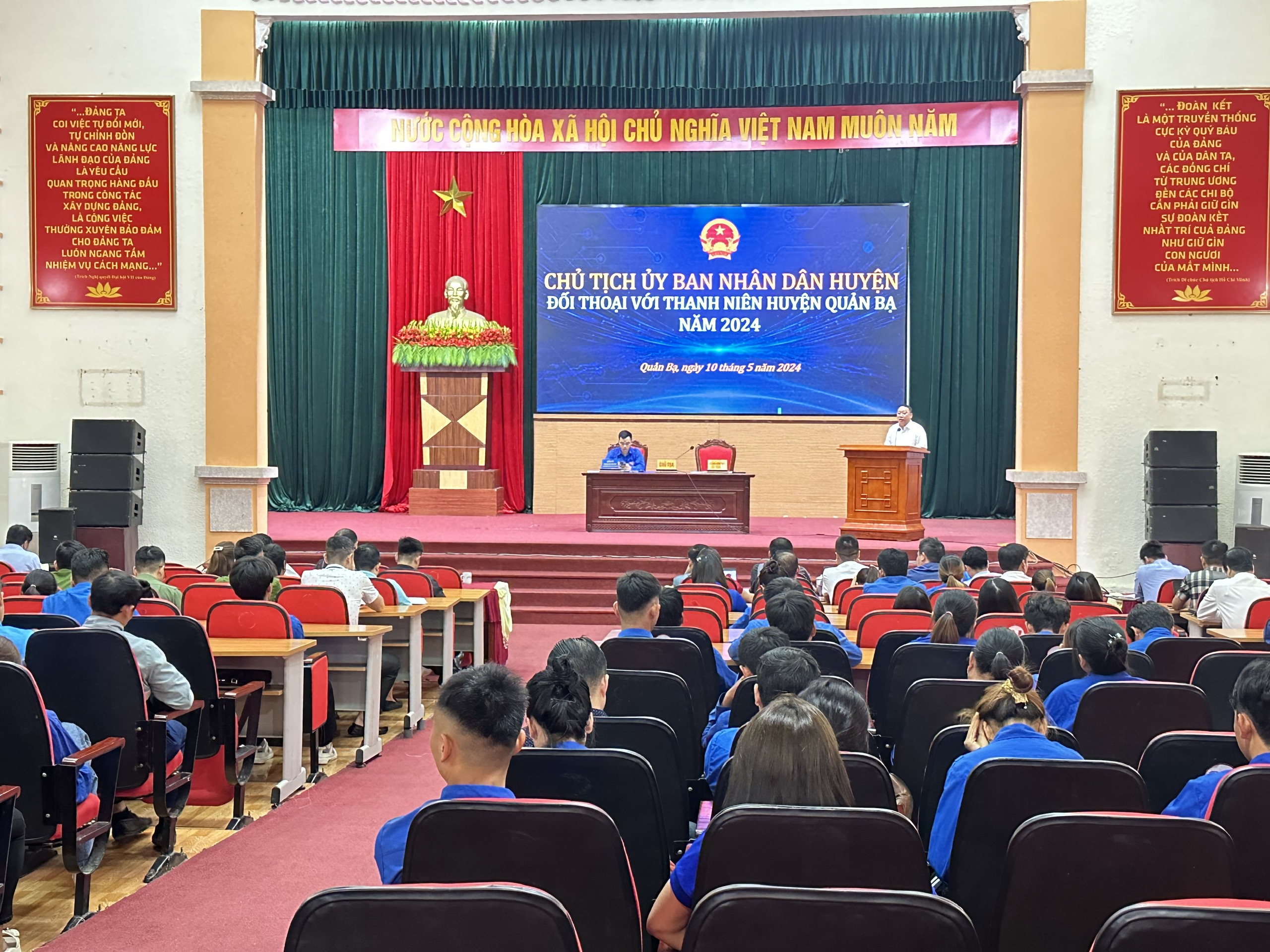 Chủ tịch UBND huyện Hạng Dương Thành đối thoại với Thanh niên năm 2024