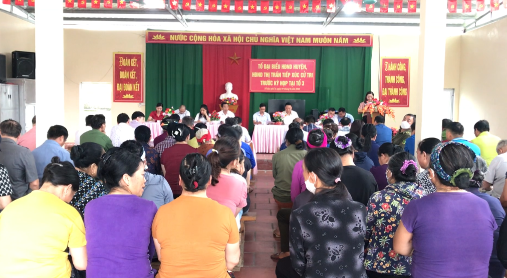 Quản Bạ: Tổ đại biểu HĐND 2 cấp tiếp xúc cử tri trước Kỳ họp tại TT Tam Sơn.