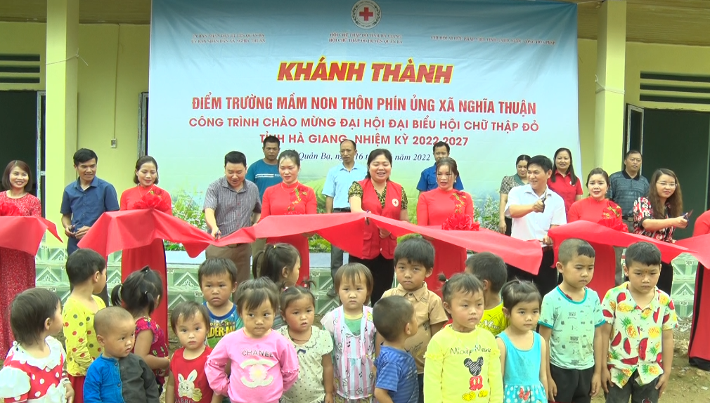 Quản Bạ: Lễ khánh thành lớp học điểm trường Mầm non thôn Phín Ủng xã Nghĩa Thuận.