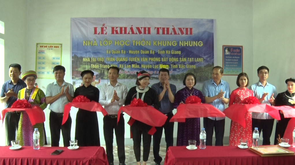 Lễ khánh thành nhà lớp học thôn Khung Nhung xã Quản Bạ