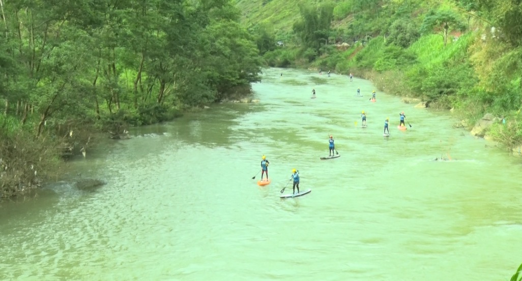 Quản Bạ tổ chức giải đua thuyền Súp tranh Cúp sông Miện lần thứ 3 năm 2022