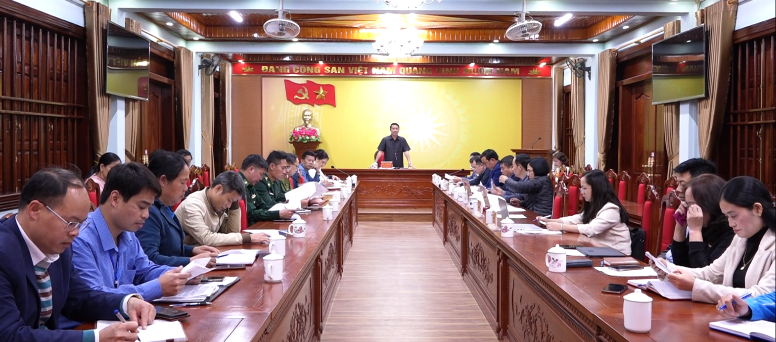 Trưởng Ban Dân vận Tỉnh ủy Trần Mạnh Lợi kiểm tra và làm việc tại huyện Quản Bạ.